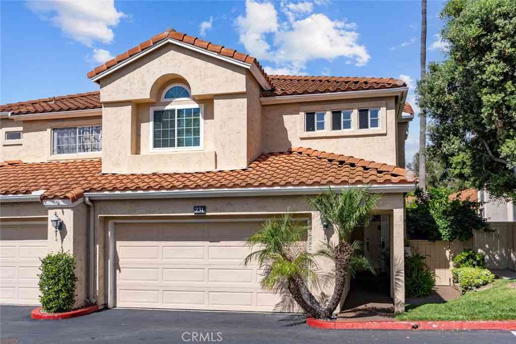 Condo For Sale - 231 Via Presa<br/> San Clemente, CA 92672