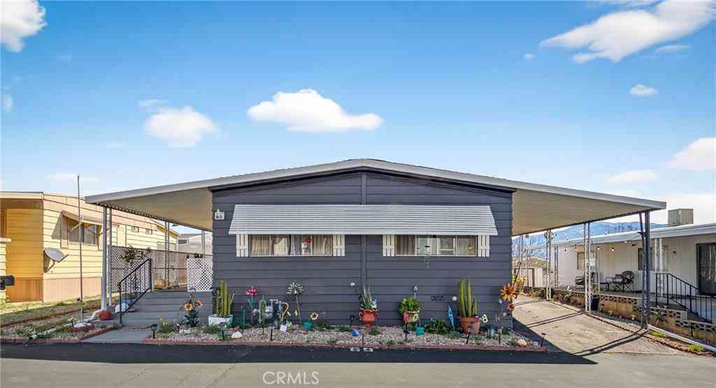 Mobile Home For Sale - 2200 W Wilson Street #69<br/> Banning, CA 92220