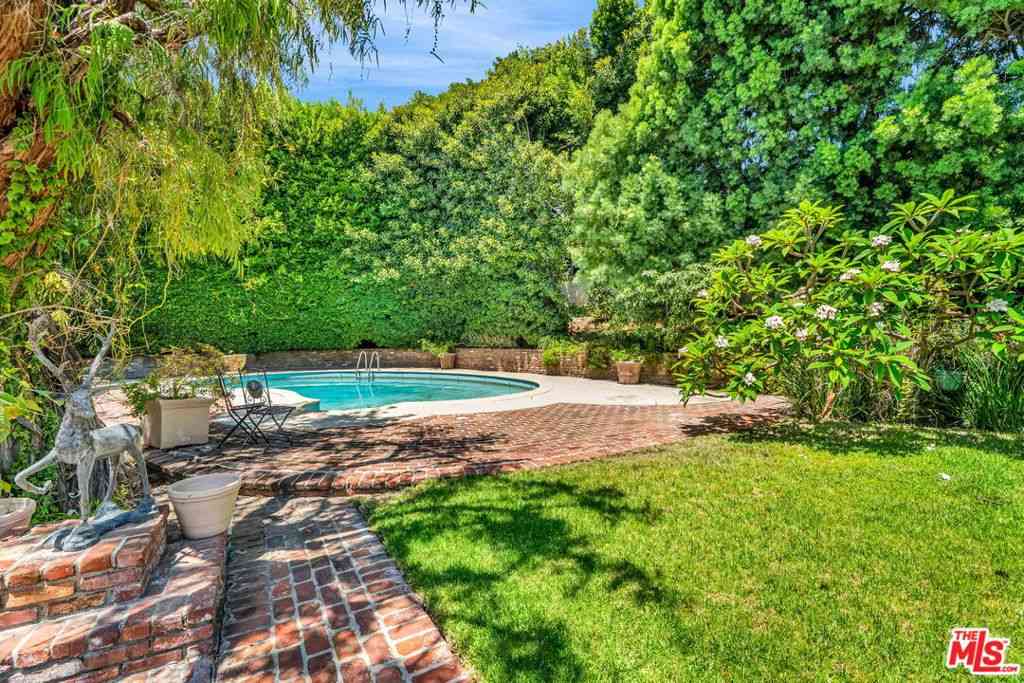 Homes For Rent - 701 N Sierra Drive<br/> Beverly Hills, CA 90210