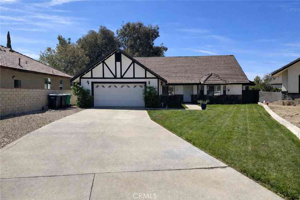 Homes For Sale - 39657 Baldi Court<br/> Cherry Valley, CA 92223