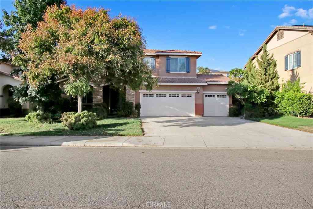Homes For Sale - 41031 Crimson Pillar<br/> Lake Elsinore, CA 92532