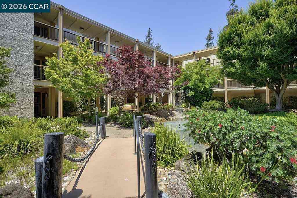 Condo For Sale - 4033 Terra Granada Dr #9C<br/> Walnut Creek, CA 94595
