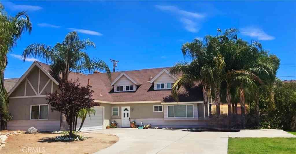 Homes For Sale - 5975 Newcomb<br/> San Bernardino, CA 92404