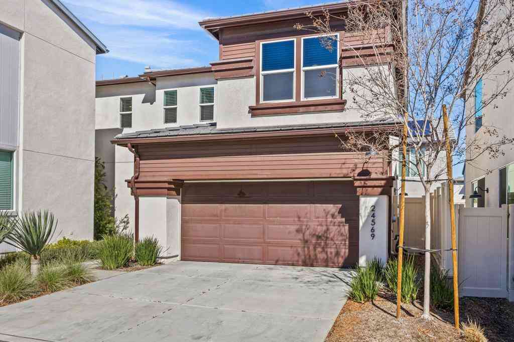Condo For Sale - 24569 Sonieta Court<br/> Corona, CA 92883