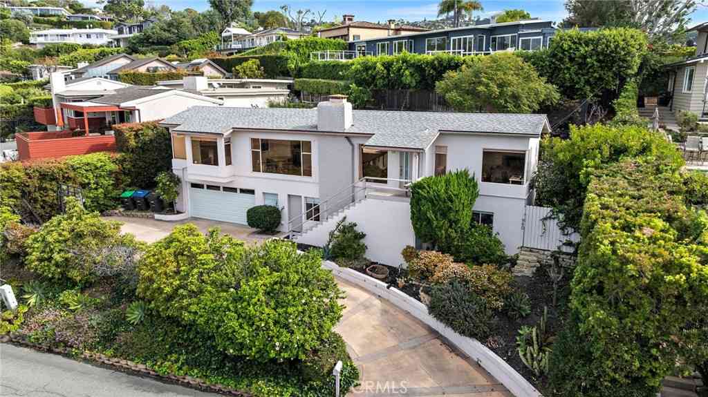 Homes For Sale - 980 Canyon View Drive<br/> Laguna Beach, CA 92651