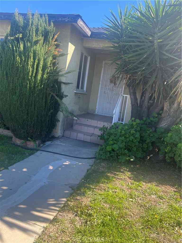 Homes For Sale - 946 S Vancouver Avenue<br/> East Los Angeles, CA 90022