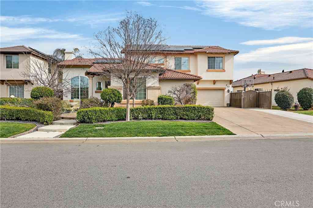Homes For Sale - 8740 Laguna Street<br/> Chowchilla, CA 93610