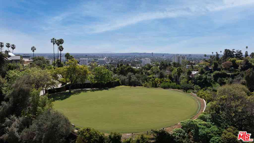 Vacant Land For Sale - 7200 La Presa Drive<br/> Los Angeles, CA 90068