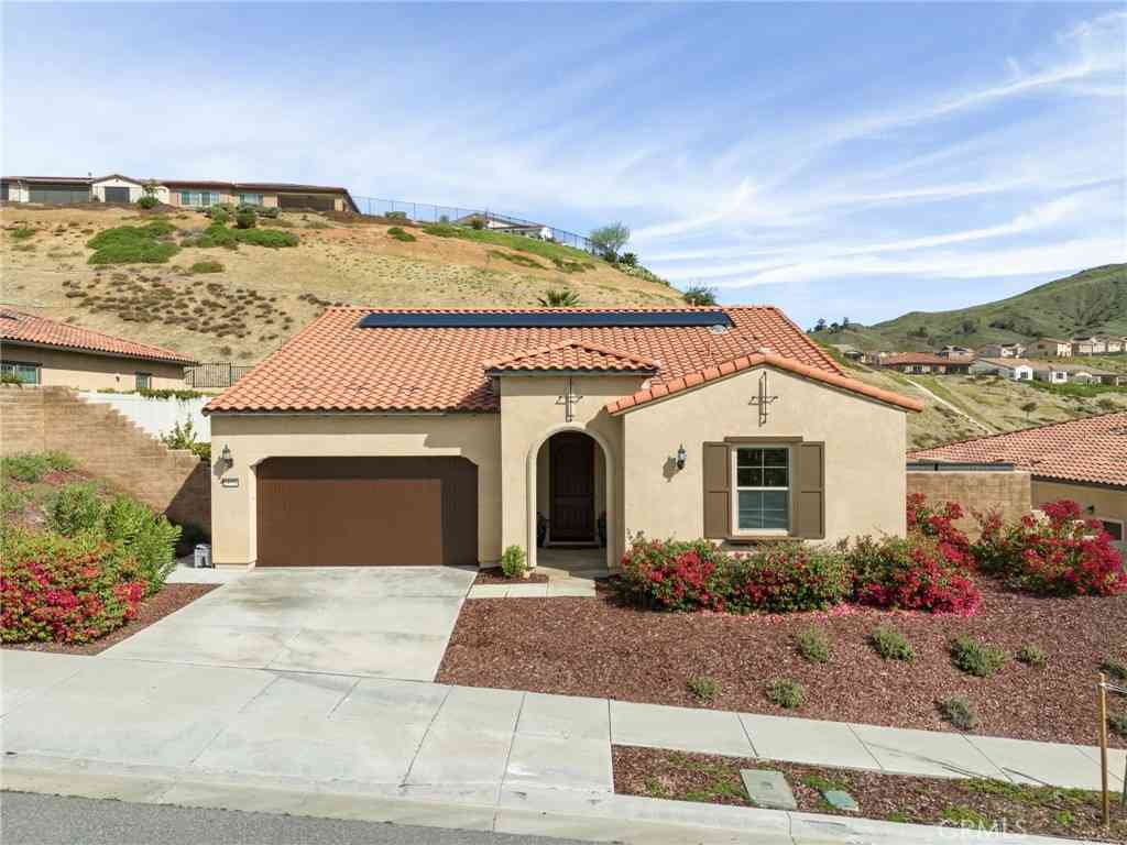 Homes For Sale - 24528 Crestley Drive<br/> Corona, CA 92883