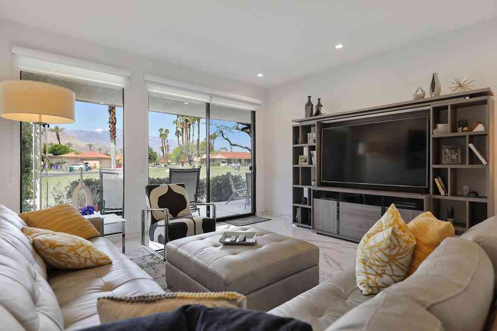 Condo For Rent - 88 La Ronda Drive<br/> Rancho Mirage, CA 92270