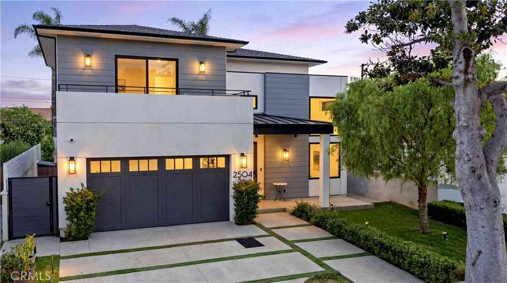 Homes For Sale - 2504 Fisk Lane<br/> Redondo Beach, CA 90278