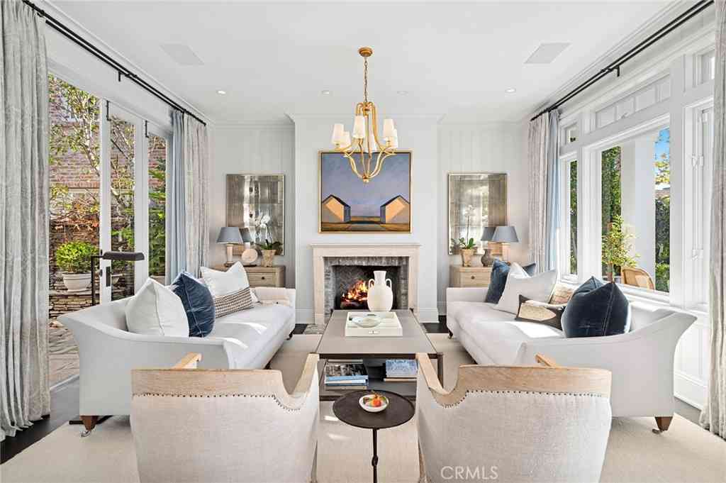 Homes For Sale - 2601 Bayshore Drive<br/> Orange County, Newport Beach, CA 92663