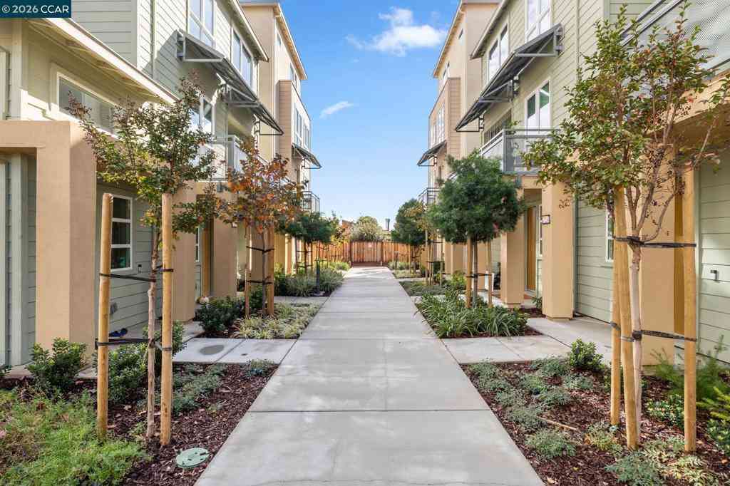 Condo For Sale - 27261 Cosmo Court<br/> Hayward, CA 94544