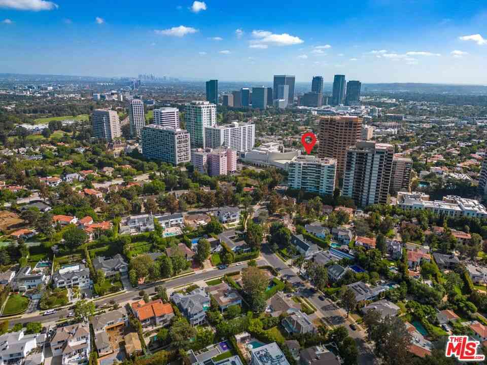 Condo For Sale - 10433 Wilshire Boulevard #301<br/> Los Angeles, CA 90024