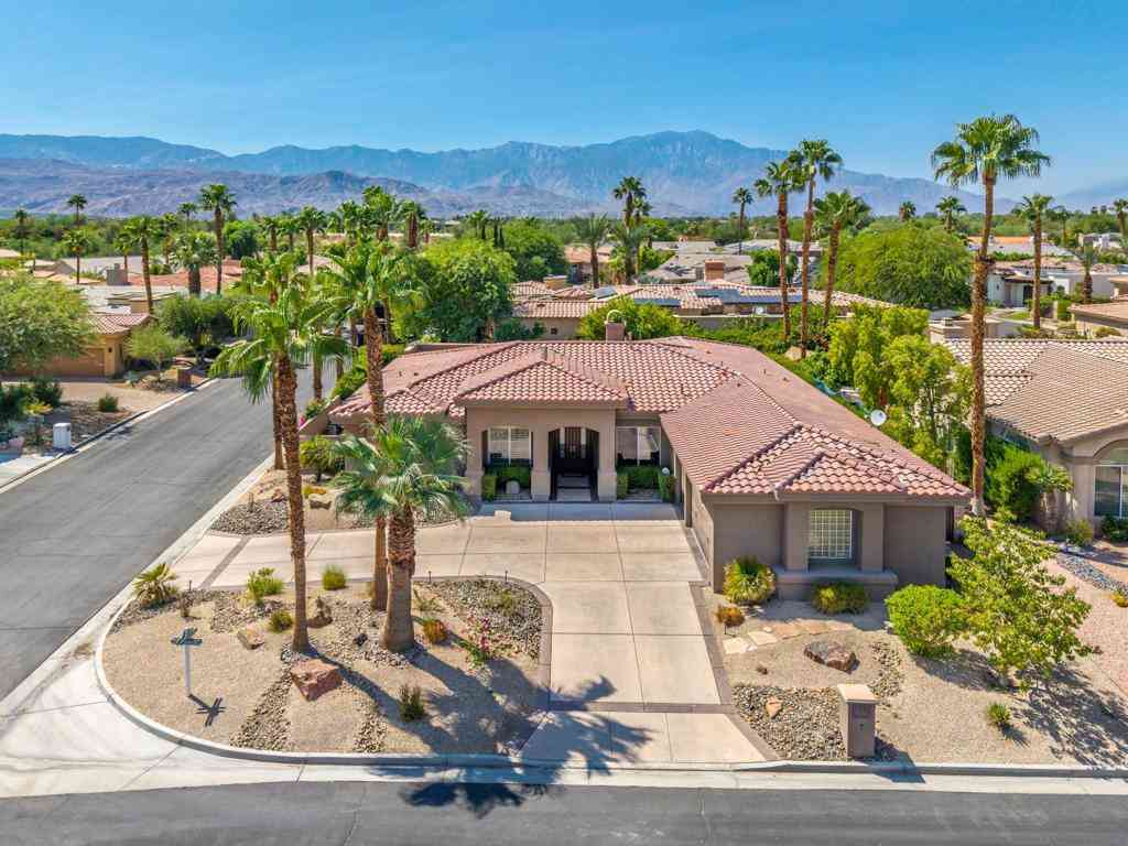 Homes For Sale - 7 Hillcrest Drive<br/> Palm Desert, CA 92260