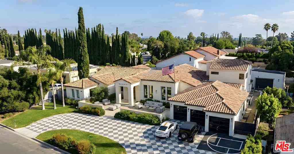 Homes For Sale - 18221 Windsor Drive<br/> Villa Park, CA 92861
