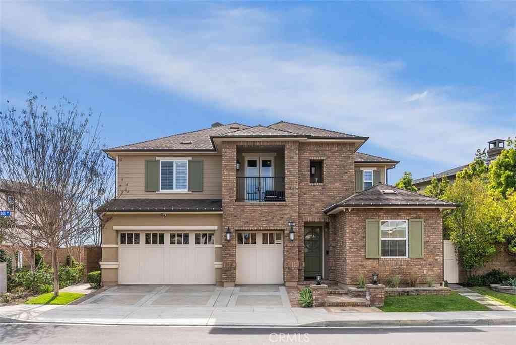 Homes For Sale - 4692 Oceanridge Drive<br/> Huntington Beach, CA 92649