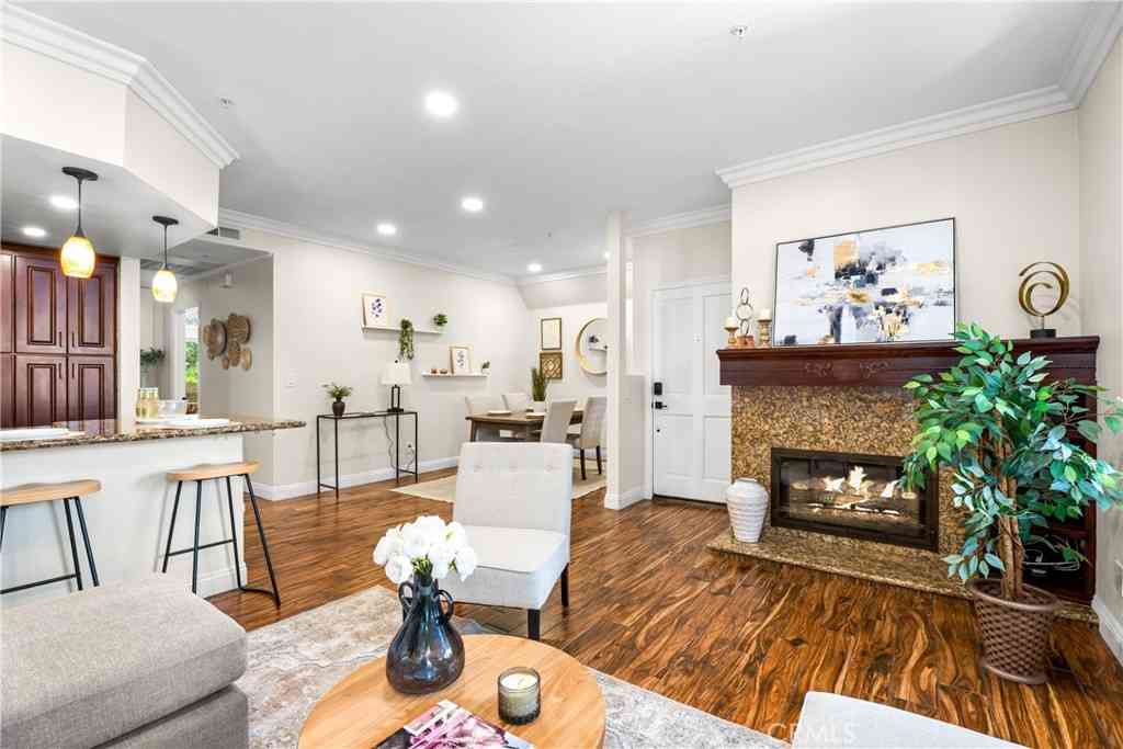 Condo For Sale - 4561 Warner #203<br/> Huntington Beach, CA 92649