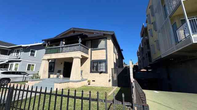 Homes For Sale - 545 W 41st Street<br/> Los Angeles, CA 90037