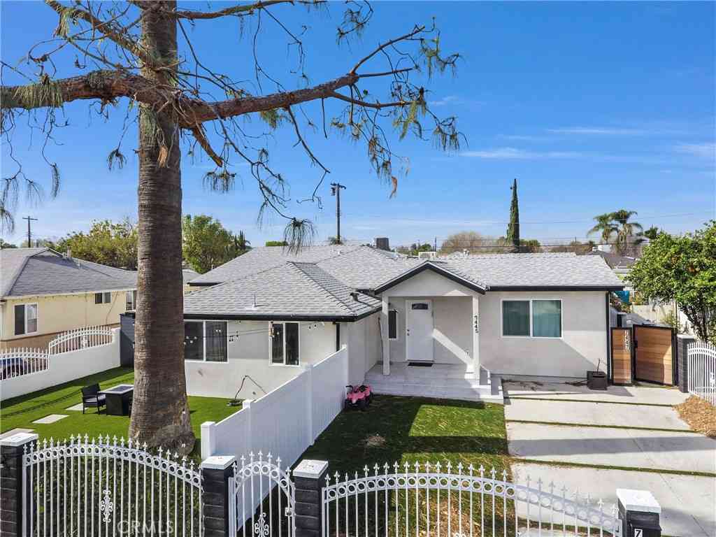 Multifamily For Sale - 7445 Oakdale Avenue<br/> Winnetka, CA 91306