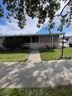 Homes For Sale - 1631 Interlachen Rd., M11-264g<br/> Seal Beach, CA 90740