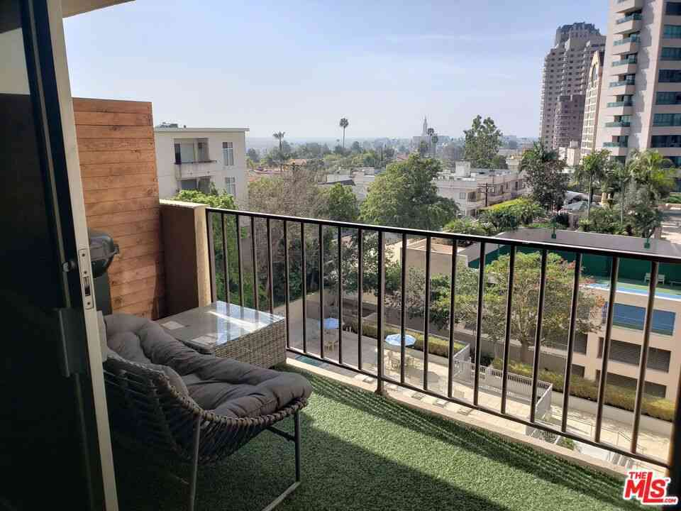Condo For Rent - 10450 Wilshire #6D-1 2<br/> Los Angeles, CA 90024