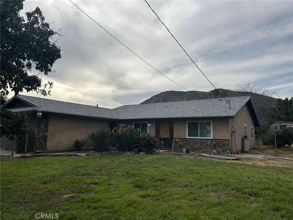 Homes For Sale - 12146 La Cadena<br/> Colton, CA 92324
