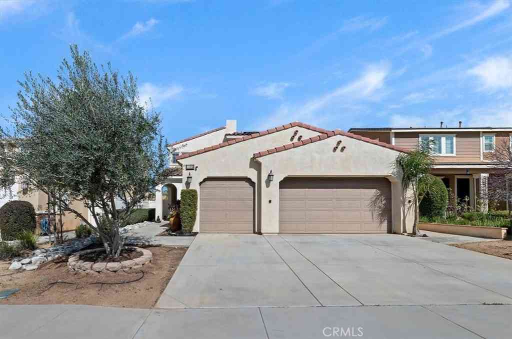 Homes For Sale - 1322 Bannock Street<br/> Beaumont, CA 92223