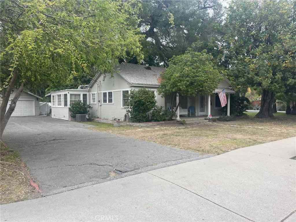 Homes For Sale - 13005 Magnolia<br/> Sherman Oaks, CA 91423