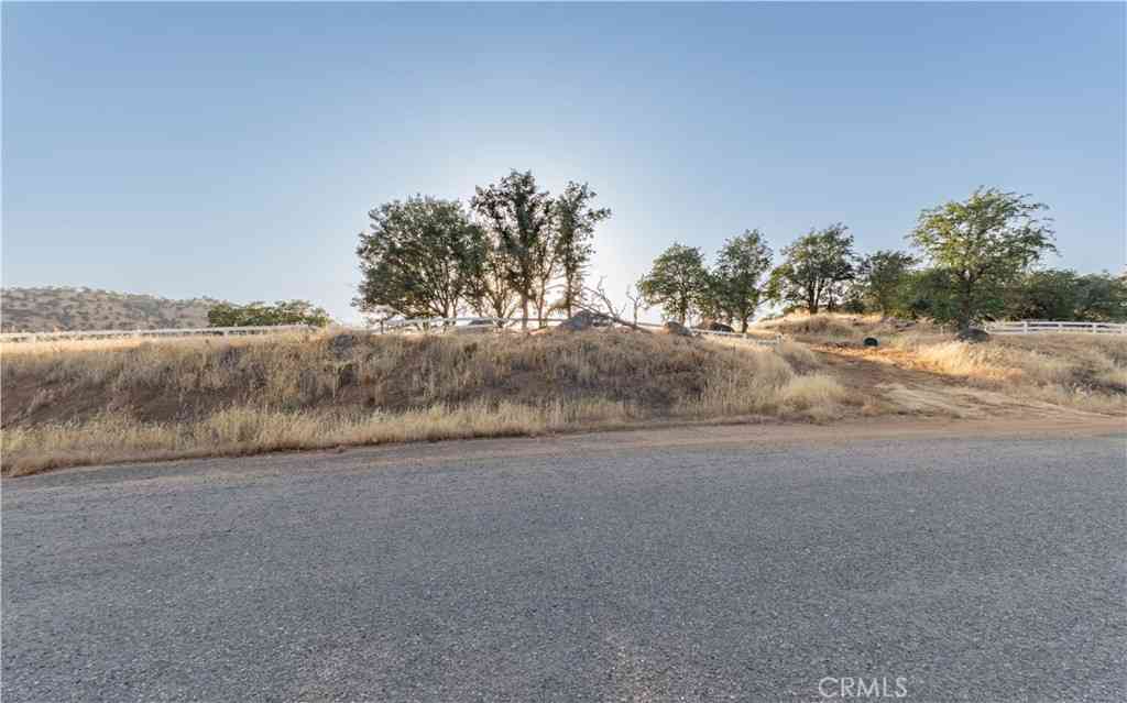 Vacant Land For Sale - 16295 Wrangler Drive<br/> Springville, CA 93265