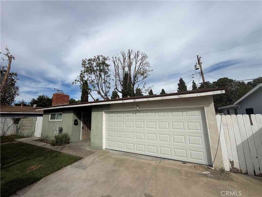 Homes For Sale - 327 N Clark<br/> Orange, CA 92868