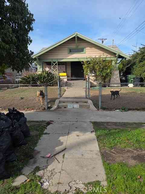 Homes For Sale - 1417 W 50th<br/> Los Angeles, CA 90062
