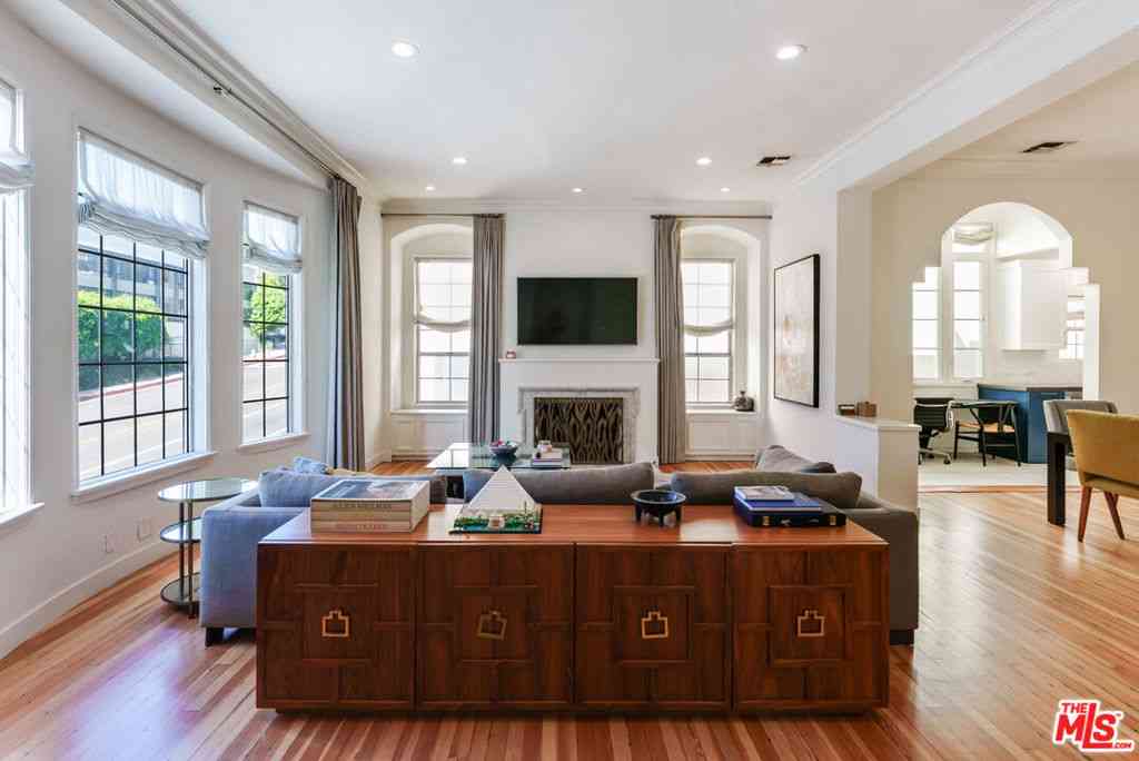 Condo For Sale - 1014 N Doheny Drive<br/> West Hollywood, CA 90069