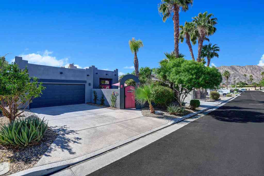 Homes For Sale - 78595 Saguaro Road<br/> La Quinta, CA 92253