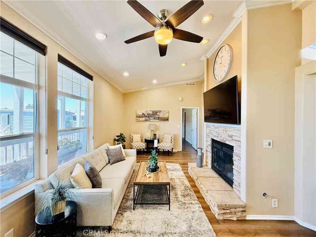 Mobile Home For Sale - 20701 Beach Boulevard #140<br/> Huntington Beach, CA 92648