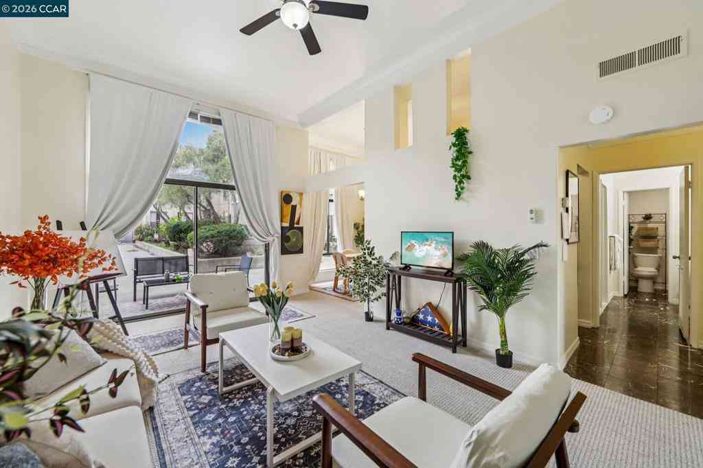 Condo For Sale - 470 N Civic Dr #308 #308<br/> Walnut Creek, CA 94596