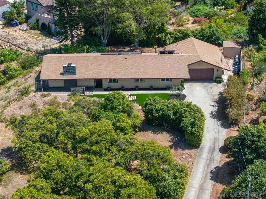 Homes For Sale - 1109 Via La Cuesta<br/> Escondido, CA 92029