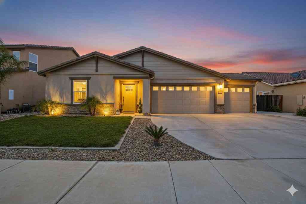 Homes For Sale - 1656 Thistle Lane<br/> Merced County, Los Banos, CA 93635