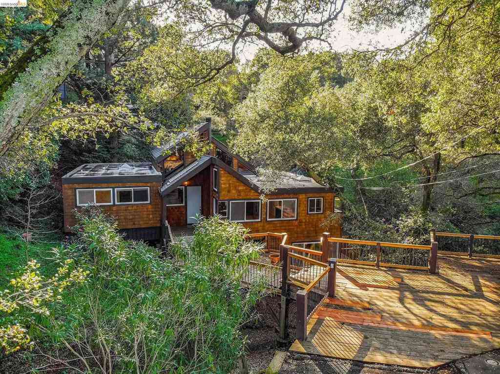 Homes For Sale - 9 Wildwood Road<br/> Orinda, CA 94563