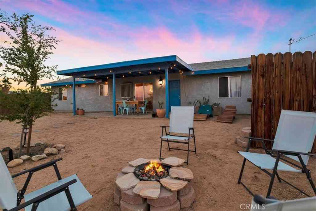 Homes For Sale - 4661 Avenida La Manana<br/> Joshua Tree, CA 92252