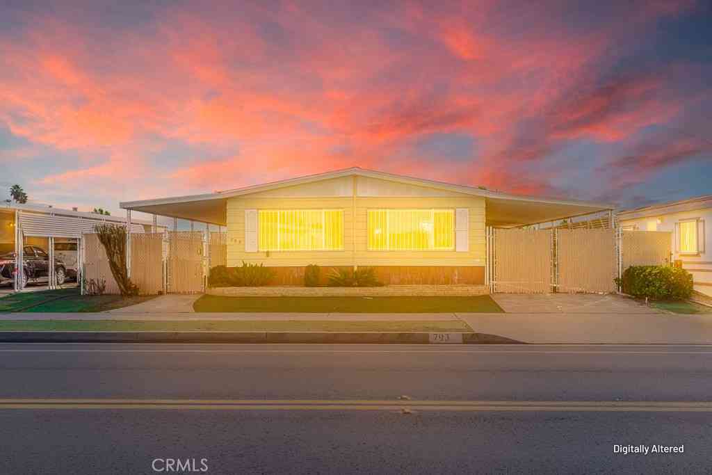 Mobile Home For Sale - 793 W Johnston<br/> Hemet, CA 92543
