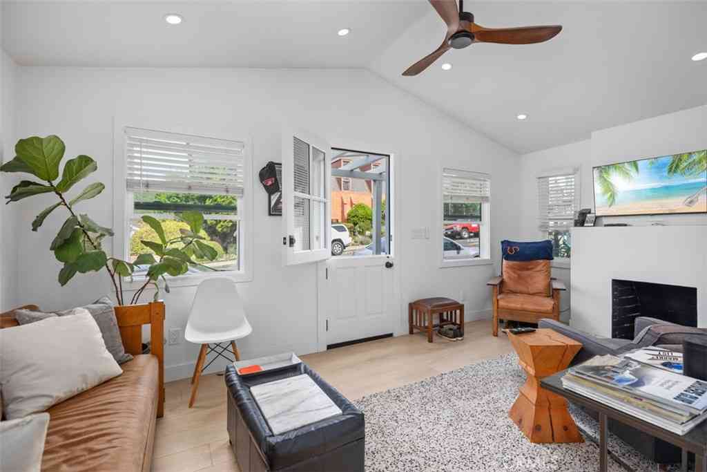 Homes For Rent - 371 Park Ave<br/> Laguna Beach, CA 92651