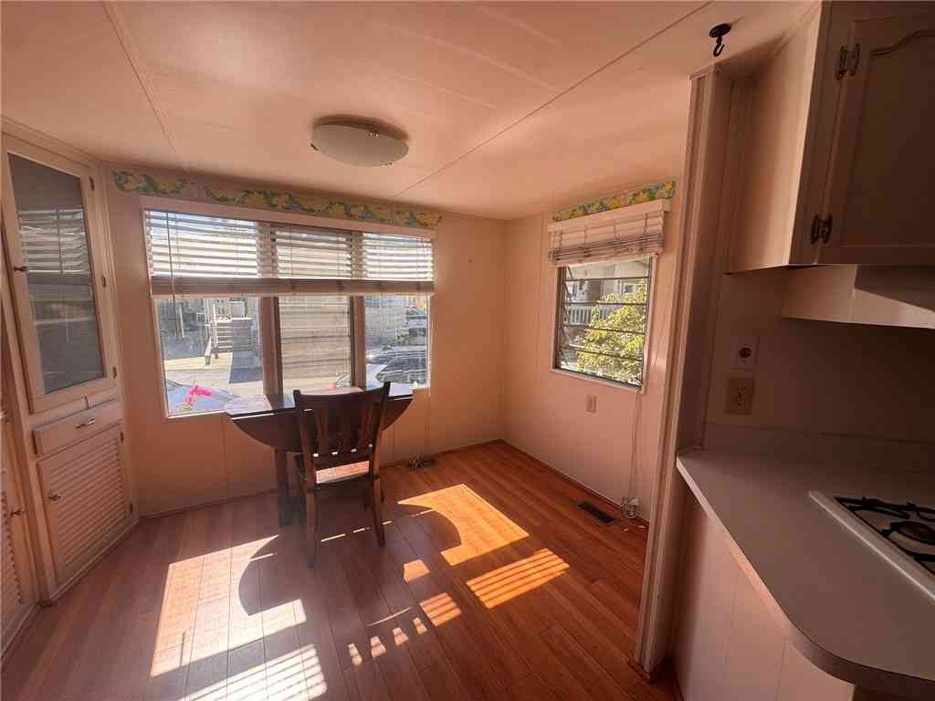 Mobile Home For Sale - 2550 Pacific Coast Highway #8<br/> Torrance, CA 90505