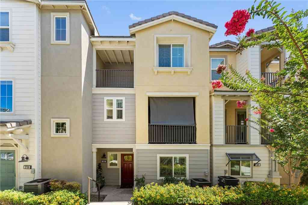 Condo For Sale - 843 Sunburst Way<br/> Pomona, CA 91767