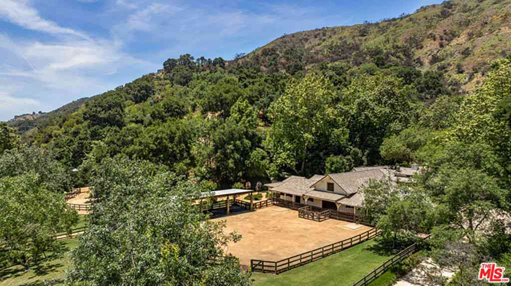 Homes For Sale - 3099 Mandeville Canyon Road<br/> Los Angeles, CA 90049