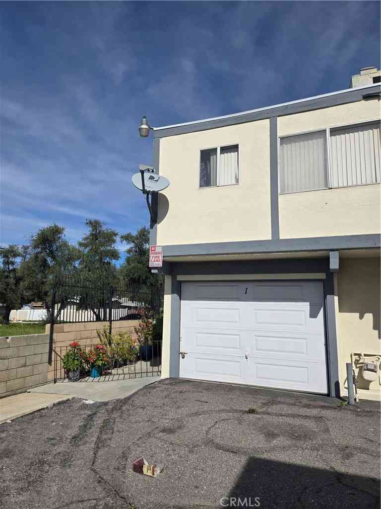 Condo For Sale - 2350 Osbun #1<br/> San Bernardino, CA 92404