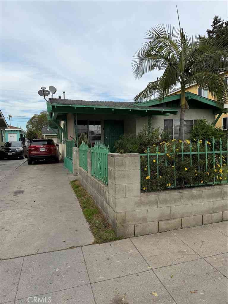 Multifamily For Sale - 1445 W 58th<br/> Los Angeles, CA 90062