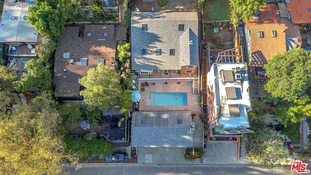 Homes For Sale - 8621 Lookout Mountain Avenue<br/> Los Angeles, CA 90046