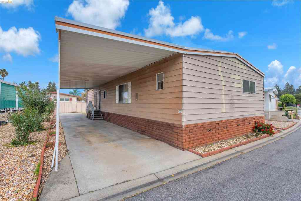 Mobile Home For Sale - 5450 Monterey Hwy<br/> San Jose, CA 95111