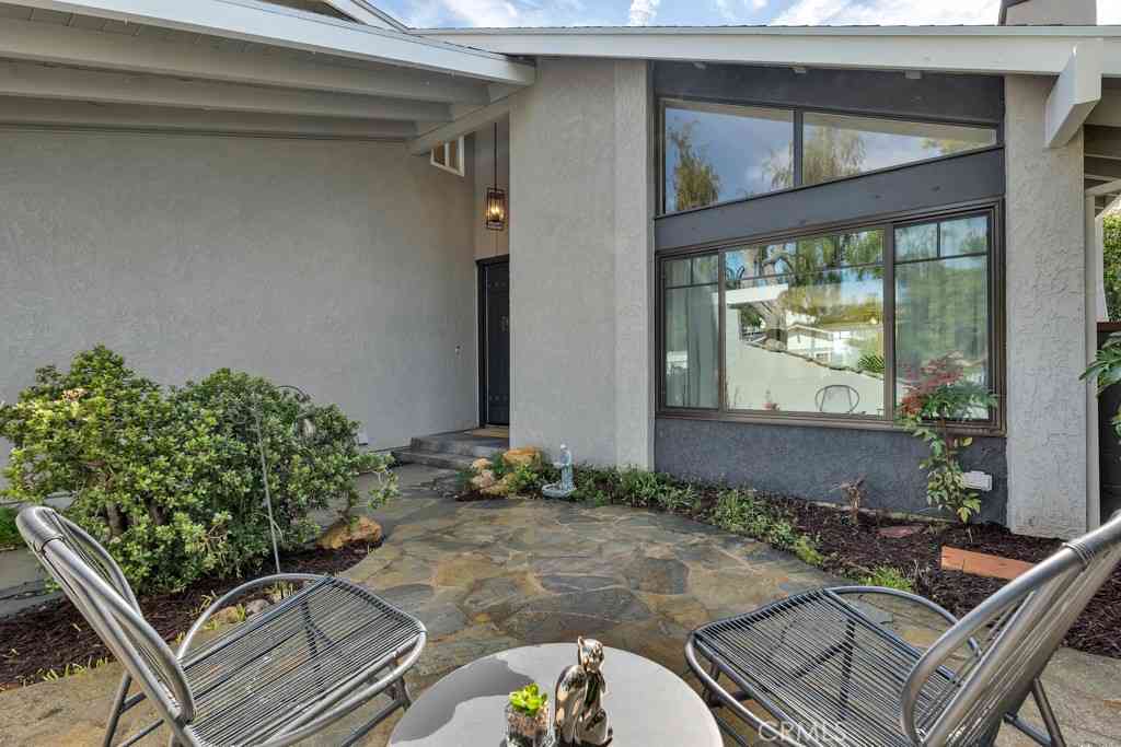Homes For Sale - 6402 Pinion<br/> Ventura County, Oak Park, CA 91377